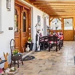 Haus Elfi * Hausen am Tann